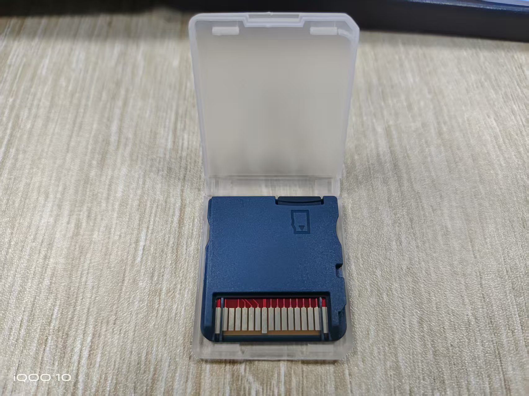 Retro-compatible cartridges and game cards